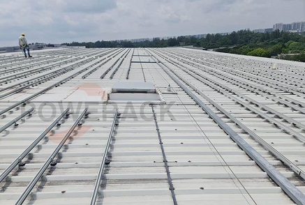 Szélálló szerkezeti intézkedések fémtetős fotovoltaikus tartórendszerhez